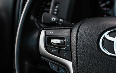 Toyota Land Cruiser 200, 2020 год, 7 900 000 рублей, 21 фотография