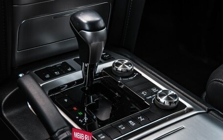 Toyota Land Cruiser 200, 2020 год, 7 900 000 рублей, 26 фотография