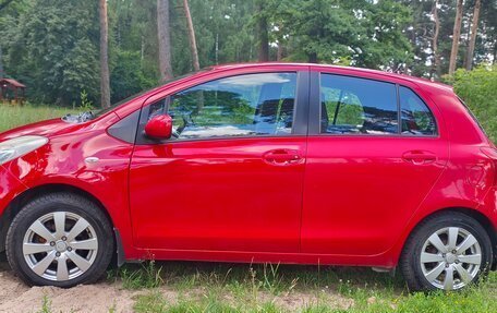 Toyota Yaris III рестайлинг, 2008 год, 550 000 рублей, 2 фотография