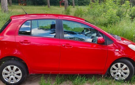 Toyota Yaris III рестайлинг, 2008 год, 550 000 рублей, 4 фотография