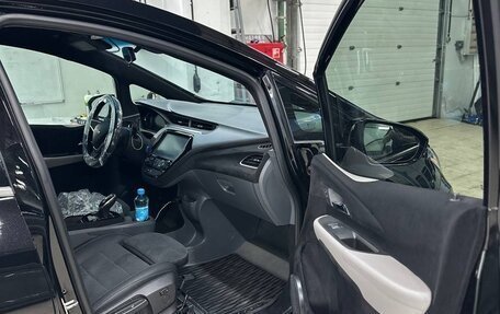 Chevrolet Bolt, 2019 год, 2 050 000 рублей, 15 фотография