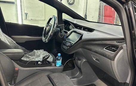 Chevrolet Bolt, 2019 год, 2 050 000 рублей, 16 фотография