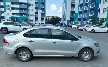 Volkswagen Polo VI (EU Market), 2011 год, 350 000 рублей, 2 фотография