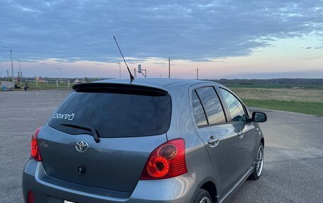 Toyota Yaris III рестайлинг, 2007 год, 900 000 рублей, 10 фотография