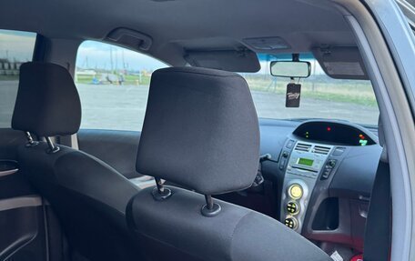 Toyota Yaris III рестайлинг, 2007 год, 900 000 рублей, 15 фотография