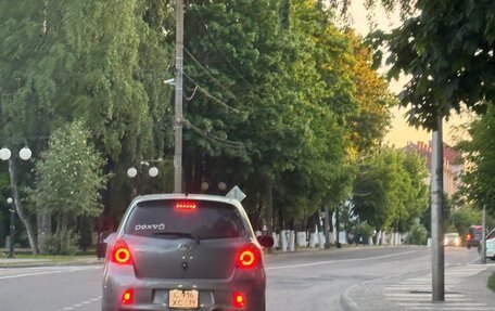 Toyota Yaris III рестайлинг, 2007 год, 900 000 рублей, 23 фотография