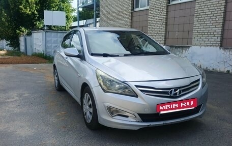 Hyundai Solaris II рестайлинг, 2015 год, 590 000 рублей, 2 фотография