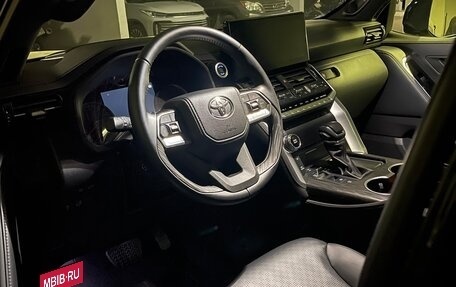 Toyota Land Cruiser, 2024 год, 13 700 000 рублей, 7 фотография