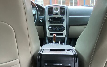 Chrysler 300C II, 2006 год, 1 390 000 рублей, 13 фотография