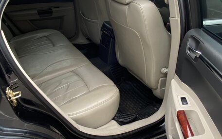 Chrysler 300C II, 2006 год, 1 390 000 рублей, 14 фотография