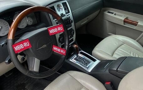 Chrysler 300C II, 2006 год, 1 390 000 рублей, 20 фотография