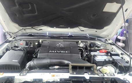 Mitsubishi Pajero IV, 2019 год, 4 100 000 рублей, 13 фотография