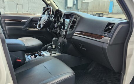 Mitsubishi Pajero IV, 2019 год, 4 100 000 рублей, 18 фотография