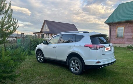 Toyota RAV4, 2017 год, 3 100 000 рублей, 2 фотография