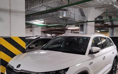 Skoda Kodiaq I, 2022 год, 3 800 000 рублей, 2 фотография