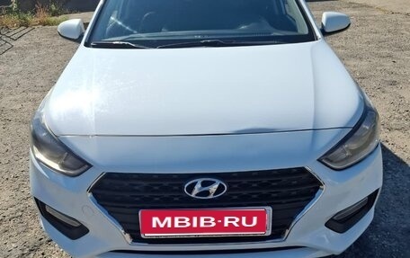 Hyundai Solaris II рестайлинг, 2017 год, 780 000 рублей, 1 фотография