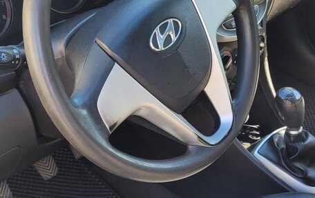 Hyundai Solaris II рестайлинг, 2012 год, 865 000 рублей, 6 фотография
