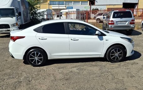 Hyundai Solaris II рестайлинг, 2017 год, 780 000 рублей, 3 фотография
