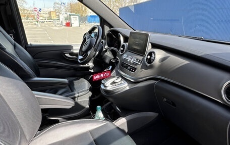 Mercedes-Benz V-Класс, 2019 год, 5 700 000 рублей, 26 фотография