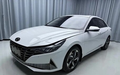 Hyundai Elantra, 2022 год, 1 720 000 рублей, 2 фотография