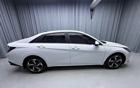 Hyundai Elantra, 2022 год, 1 720 000 рублей, 7 фотография