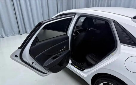 Hyundai Elantra, 2022 год, 1 720 000 рублей, 12 фотография