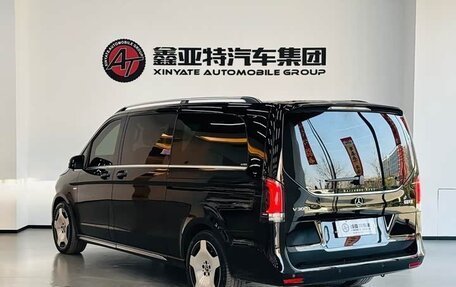 Mercedes-Benz V-Класс, 2024 год, 9 050 000 рублей, 4 фотография