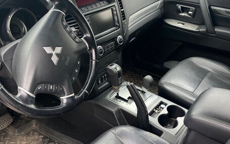 Mitsubishi Pajero IV, 2011 год, 1 400 000 рублей, 3 фотография