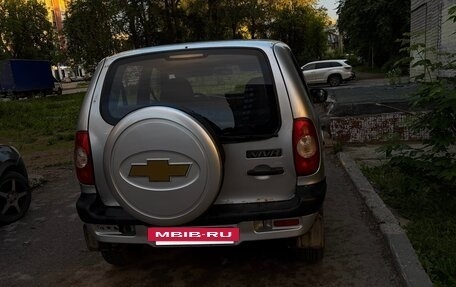 Chevrolet Niva I рестайлинг, 2003 год, 155 000 рублей, 3 фотография