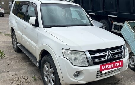 Mitsubishi Pajero IV, 2011 год, 1 400 000 рублей, 2 фотография