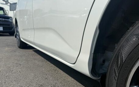 Toyota Roomy I, 2023 год, 930 100 рублей, 11 фотография