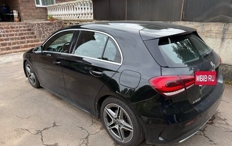 Mercedes-Benz A-Класс, 2018 год, 1 950 000 рублей, 4 фотография