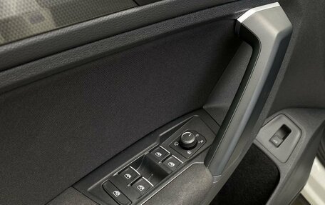 Volkswagen Tiguan II, 2018 год, 2 199 000 рублей, 10 фотография
