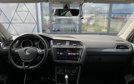 Volkswagen Tiguan II, 2018 год, 2 199 000 рублей, 6 фотография