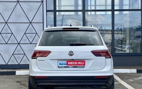 Volkswagen Tiguan II, 2018 год, 2 199 000 рублей, 4 фотография