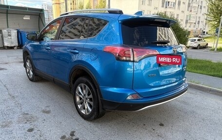 Toyota RAV4, 2016 год, 2 180 000 рублей, 3 фотография