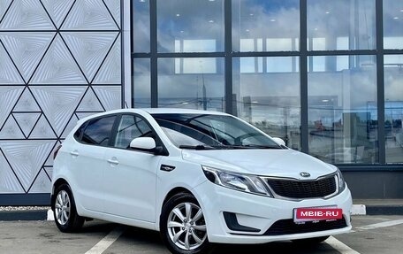KIA Rio III рестайлинг, 2015 год, 949 000 рублей, 3 фотография