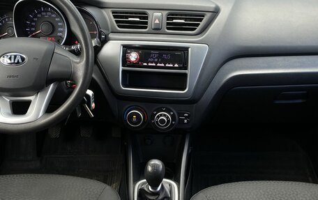 KIA Rio III рестайлинг, 2015 год, 949 000 рублей, 16 фотография