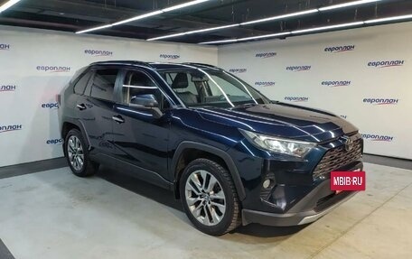 Toyota RAV4, 2020 год, 3 550 000 рублей, 2 фотография