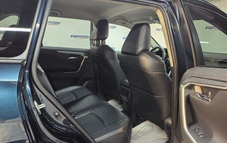 Toyota RAV4, 2020 год, 3 550 000 рублей, 11 фотография