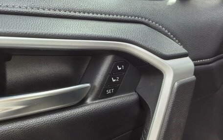 Toyota RAV4, 2020 год, 3 550 000 рублей, 13 фотография