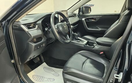 Toyota RAV4, 2020 год, 3 550 000 рублей, 9 фотография