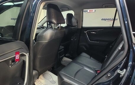 Toyota RAV4, 2020 год, 3 550 000 рублей, 12 фотография