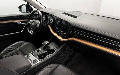 Volkswagen Touareg III, 2020 год, 3 999 000 рублей, 7 фотография