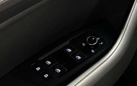 Volkswagen Touareg III, 2020 год, 3 999 000 рублей, 16 фотография