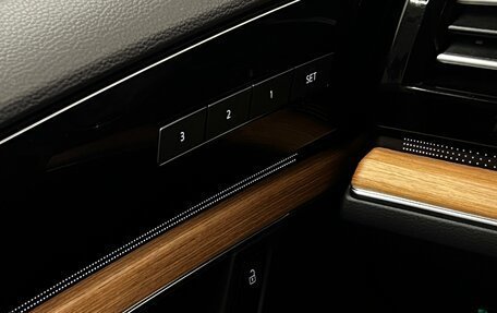 Volkswagen Touareg III, 2020 год, 3 999 000 рублей, 19 фотография