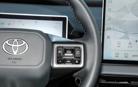Toyota RAV4, 2026 год, 3 790 000 рублей, 13 фотография
