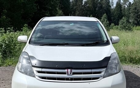 Toyota ISis I, 2012 год, 900 000 рублей, 1 фотография