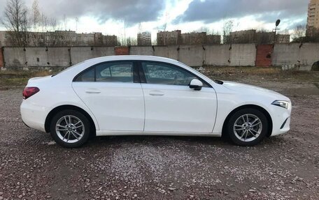 Mercedes-Benz A-Класс, 2019 год, 2 200 000 рублей, 2 фотография