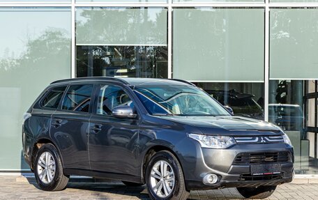 Mitsubishi Outlander III рестайлинг 3, 2013 год, 1 295 000 рублей, 3 фотография